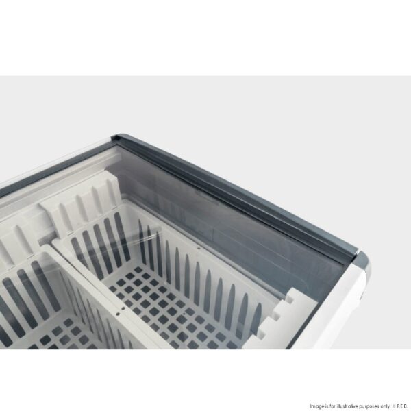 WD586G Thermaster Chest Freezer with Flat Glass Sliding Lids - Image 3